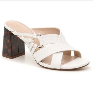 [NWOT] Essex Lane Bezia WHTE/BRWN